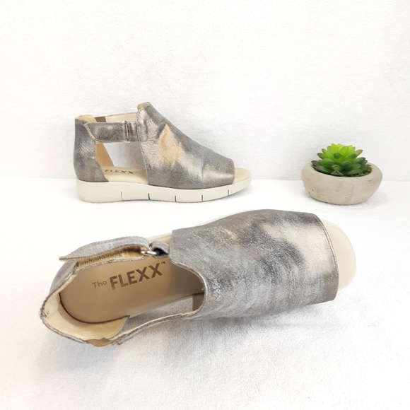 THE FLEXX Shoes - THE FLEXX FRONT ROW METALLIC LEATHER SANDALS
